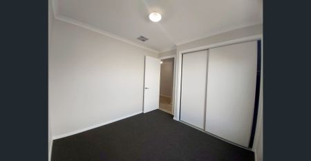 Four Bedroom In Great Location!! - Photo 5
