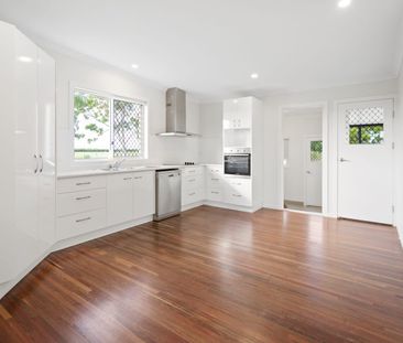 Fresh, Light-Filled Living with Space Around You - Photo 5