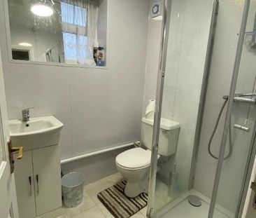 House share to rent - Photo 2