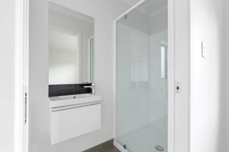 This new duplex is perfect for both professionals and families. - Photo 4