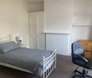 4 Bed Terraced House, Whippingham Road, BN2 - Photo 5