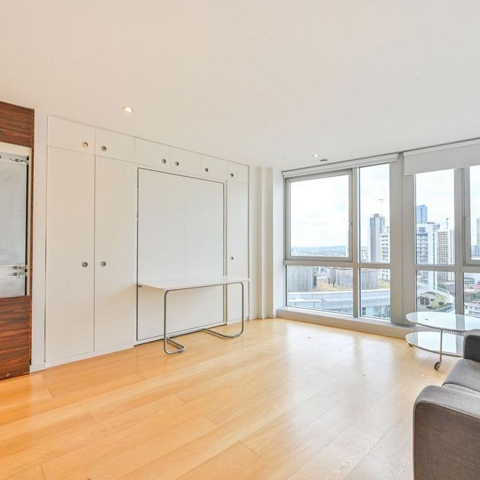 Studio to rent - Photo 1