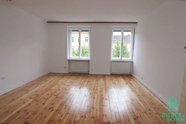 Blick ins Grüne! Zentrumsnahe Loggia-Wohnung – WG geeignet! Garagenplatz! - Photo 1