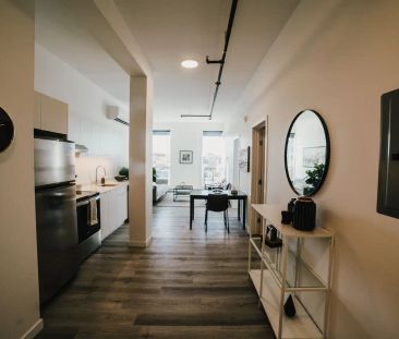 Warehouse 1885 — Modern 1 Bedroom Unit - Photo 5
