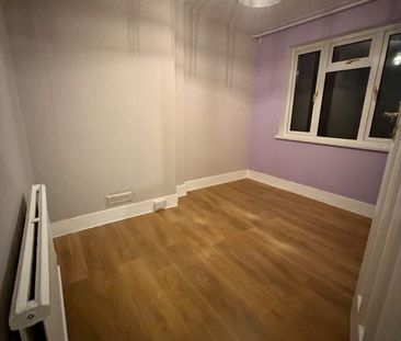 2 Bed Terraced House, Dalton Avenue, CR4 - Photo 2