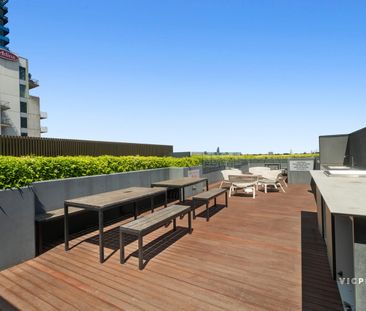 LOCATION! LIFESTYLE! - Photo 4