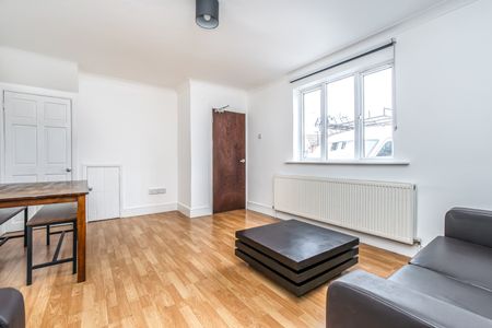 4 Bed End Terrace, Streimer Road, E15 - Photo 2