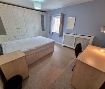 2 Bed Student Accommodation - Photo 2