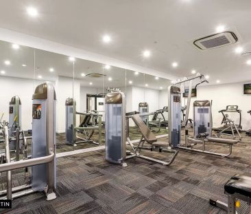 MGM MARTIN - ONE BEDROOM APARTMENT - Photo 2