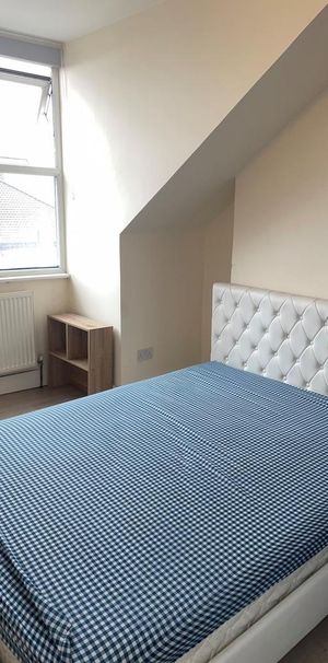 1 bedroom in a house share to rent - Photo 1