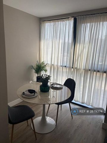 1 bedroom flat to rent - Photo 2