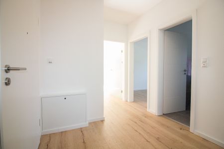 Wohnen Sie traumhaft schön, modern und zentral - 3 ZKB Etagenwohnung mit EBK, Balkon & Stellplatz - Photo 5