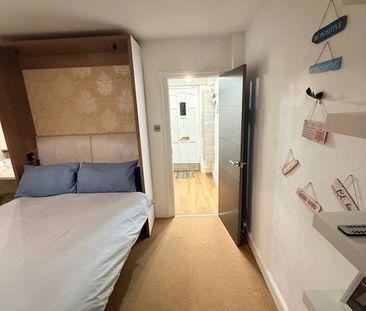Studio Flat, Cambridge Street, SW1V - Photo 3