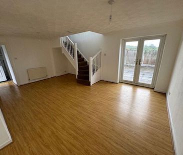 2 bedroom townhouse to rent - Photo 2