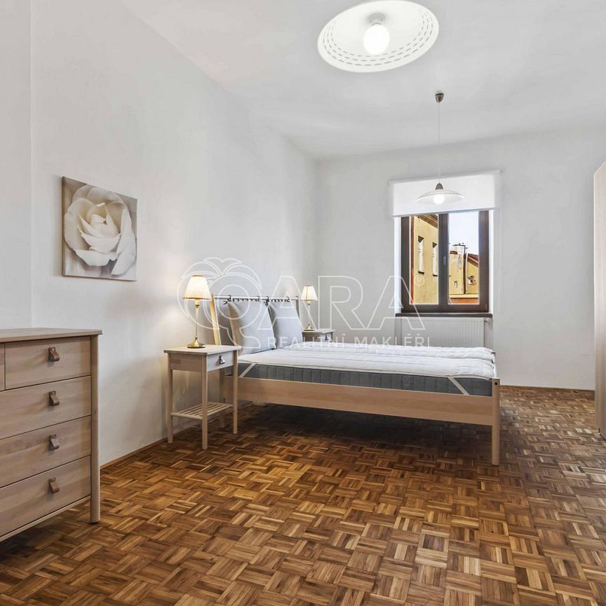 Pronájem bytu 5+kk 184 m² - Фото 1