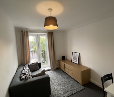 Alderman Close, Beeston, NG9 2RH - Photo 1