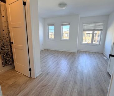 For Lease - 25 Pumpkin Corner Crescent, Barrie, Ontario - Photo 6