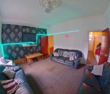 6 Bedroom Mid Terraced House for rent in Queens Road - Photo 4