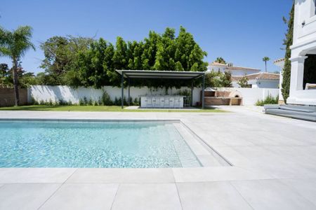 Luxury Villa for rent in Marbella, Andalusia - Photo 3