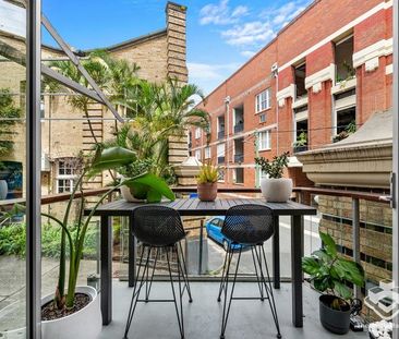 Break lease opportunity to secure a spacious woolstore apartment to... - Photo 5