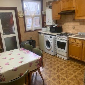 3 Bed Terraced House, Katherine Road, E7 - Photo 3