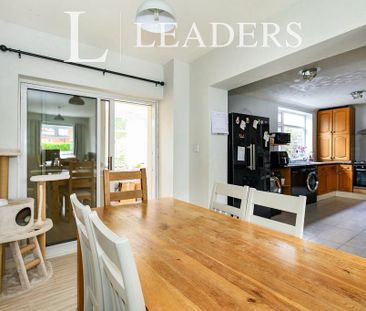 3 bedroom semi-detached house to rent - Photo 3