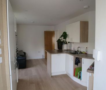2 bedroom flat to rent - Photo 6