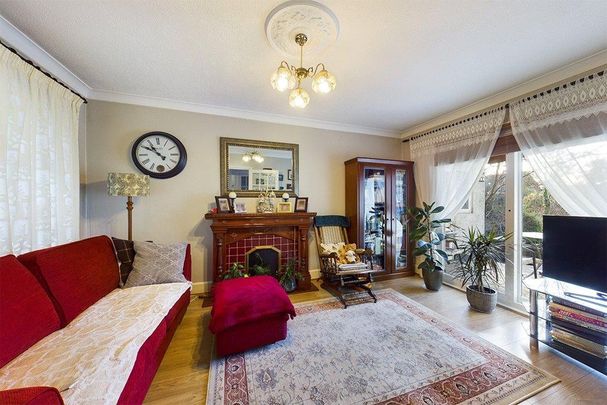 3 bedroom semi-detached house to rent - Photo 1