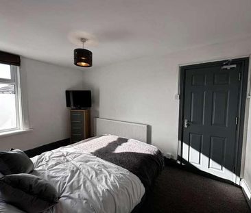 Park Street, Grimsby, DN32 - Photo 5