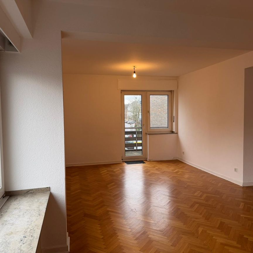 Attraktive 3-Zimmer-Wohnung mit großem Südwest-Balkon und Einbauküche am Moltkeplatz - Photo 1