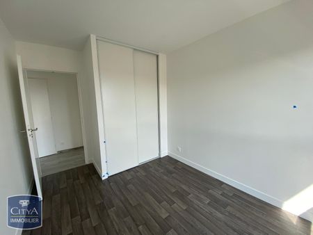 Location Appartement 4 pièces 77m² POITIERS 86000 - Photo 2