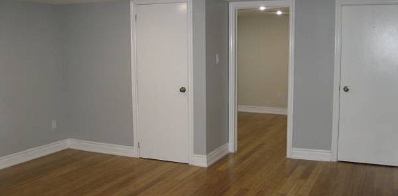 One bedroom Apartment in Prime High Park Area - Photo 2