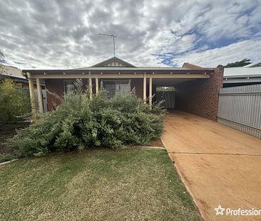 2B Riverina Way, Hannans WA 6430 - Photo 1