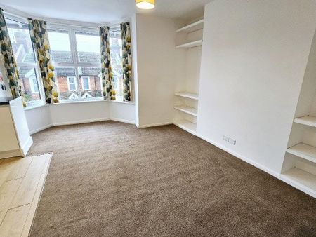 St Marys Road, Eastbourne - One-Bedroom Flat - Photo 4