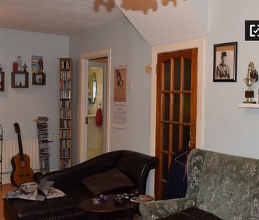 Bright room to rent in 2-bedroom flat in Crumlin, Dublin - Photo 5