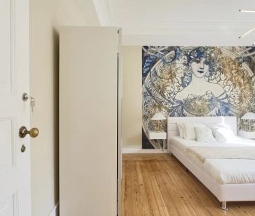 Room in a shared 10-bedroom apartment for rent in Lisbon - Photo 6