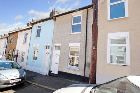 2 bedroom Terraced House to let - Photo 4