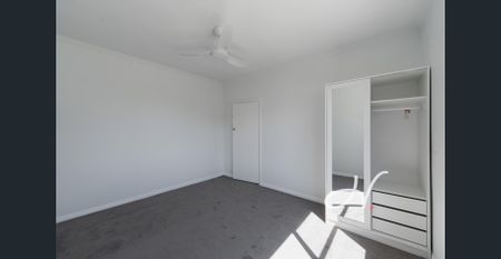 FANTASTIC LOCATION! SPACIOUS 3-BEDROOM HOME - WALK TO NEWCASTLE UNIVERSITY - Photo 3