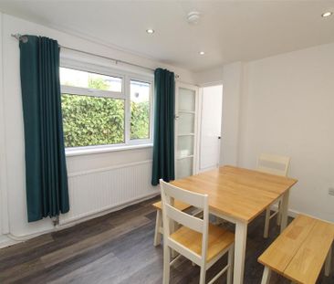 4 bedroom house to rent - Photo 2