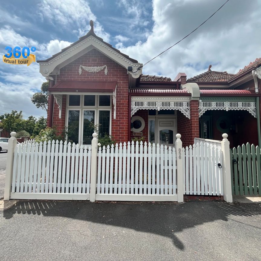 Charming 3-Bedroom, 1-Bathroom Rental on Iconic Lygon Street - Photo 1