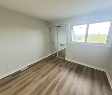 For Lease - 477 Dean Avenue Unit# 18, Oshawa, Ontario - Photo 1