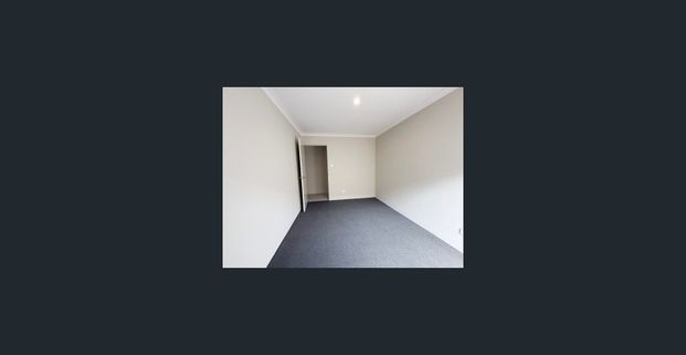 BRAND NEW - Spacious 5-Bedroom Family Home by the Coast - Photo 1