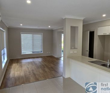 18 Kalbian Drive, Clyde North - Photo 5