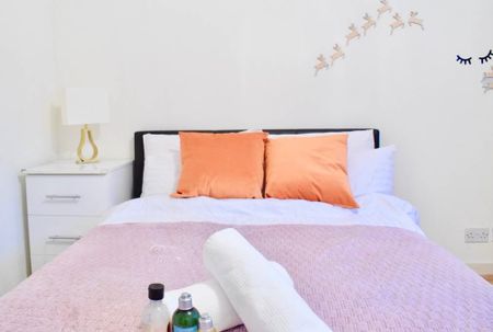 1 Bed Flat, Undine Road, E14 - Photo 4