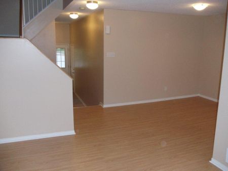 109 Cedar Lake Cres - Photo 3