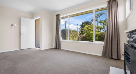 Tidy Family Home - Photo 4