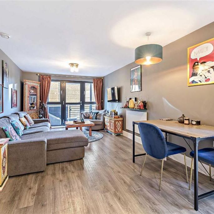 3 bedroom flat to rent - Photo 1