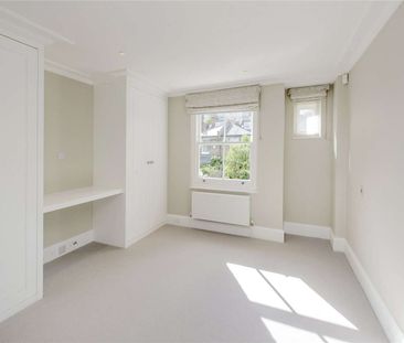 A beautiful five bedroom house on Balliol Road - Photo 6