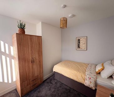 1 bedroom property to rent Hurst Street, Widnes, Cheshire, WA8 - Photo 1