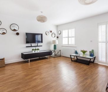 4 bedroom semi-detached house to rent - Photo 2